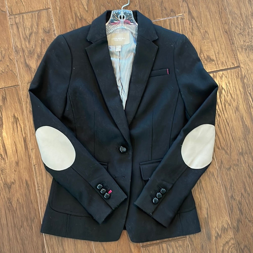 Banana Republic 00P Black 100% Wool blazer with pink stitching details